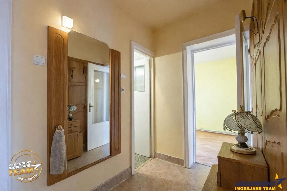 FILM:Apartament cu 4 camere,2 bai,2 balcoane,2 garaje,Targu Secuiesc,Covasna - foto 7
