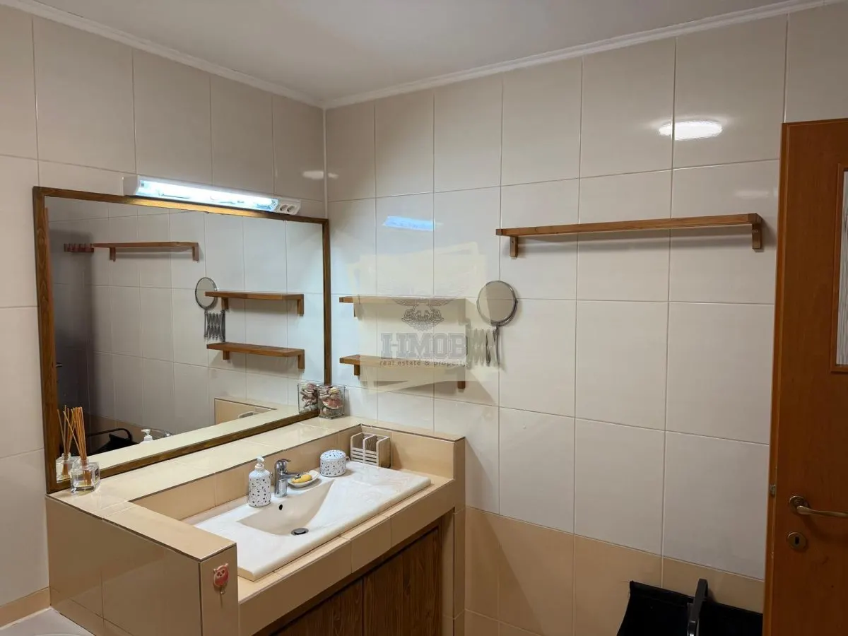 Apartament 3 camere 2 bai  balcon si parcare subterana pe Aleea Streiu - foto 13