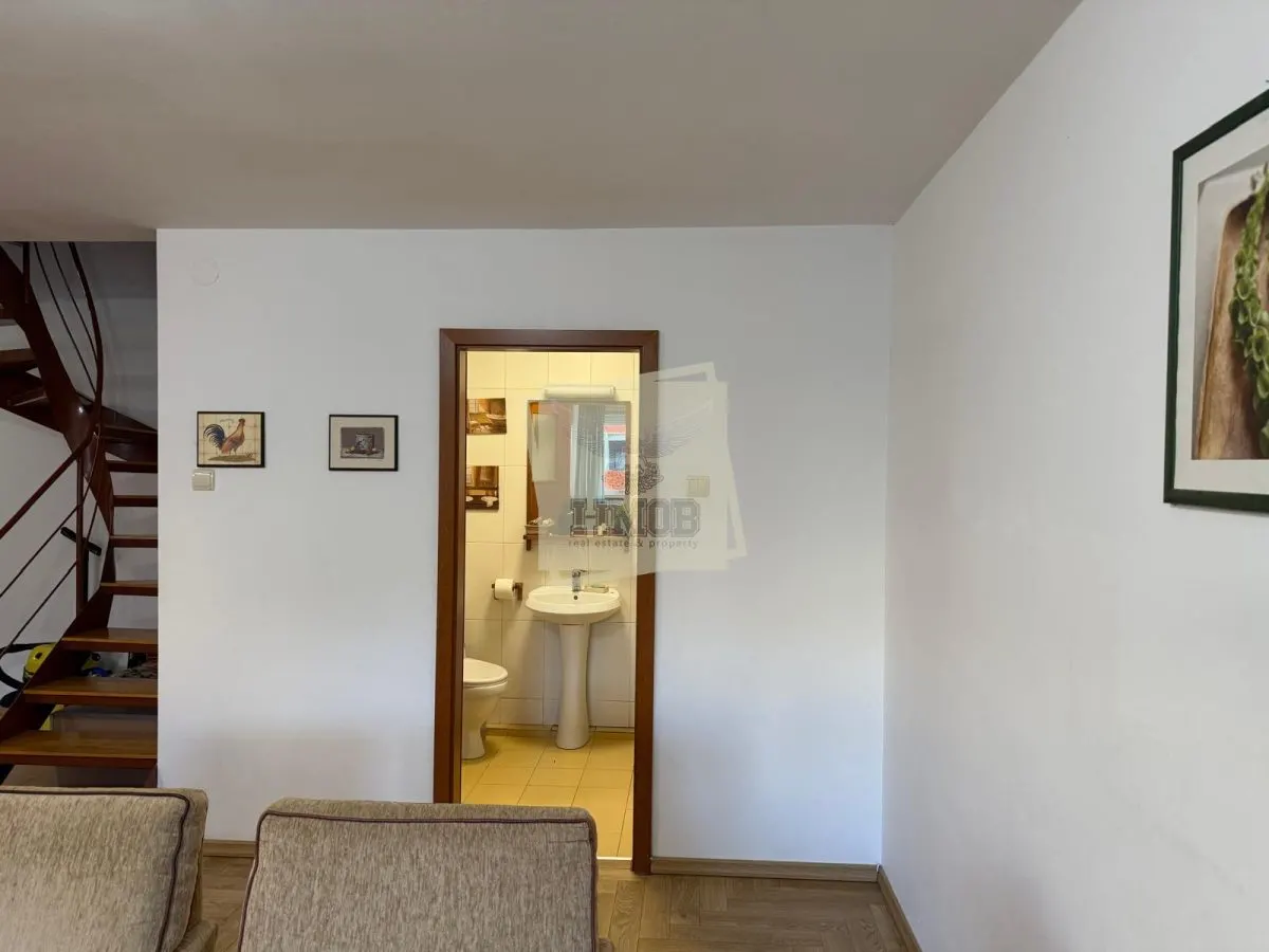 Apartament 3 camere 2 bai  balcon si parcare subterana pe Aleea Streiu - foto 3
