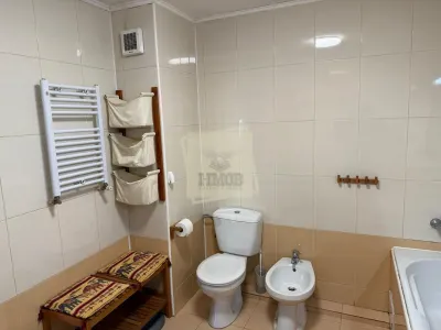 Apartament 3 camere 2 bai  balcon si parcare subterana pe Aleea Streiu - foto 8