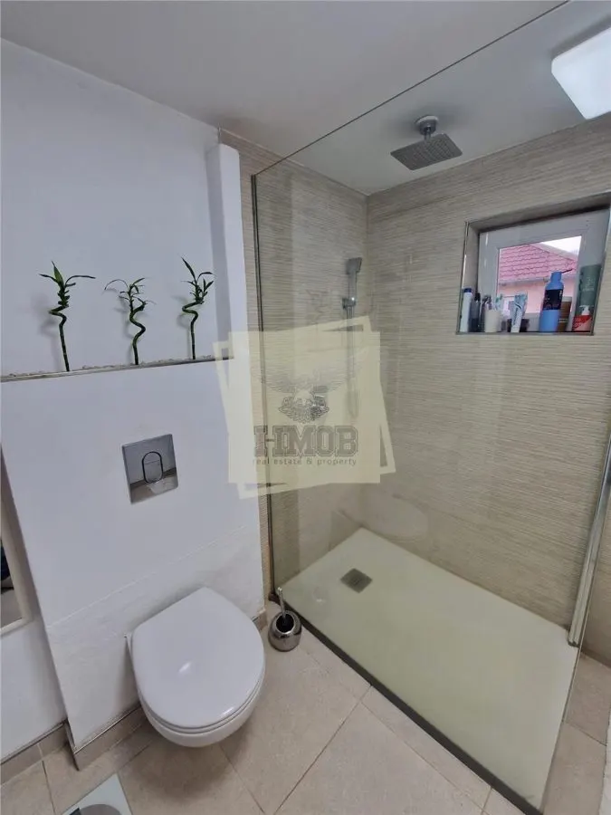Apartament modern pe 2 niveluri 4 camere 2 bai si 82.4 mpu in Sibiu - foto 12