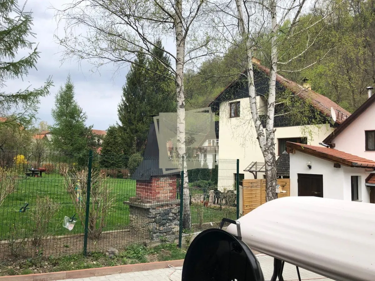 Casa individuala 5 camere 4 bai garaj pivnita si panouri solare in Cisnadioara - foto 2