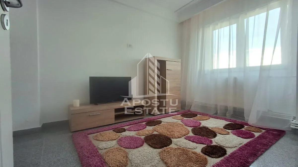 Apartament cu 2 camere decomandat zona Micalaca - foto 1