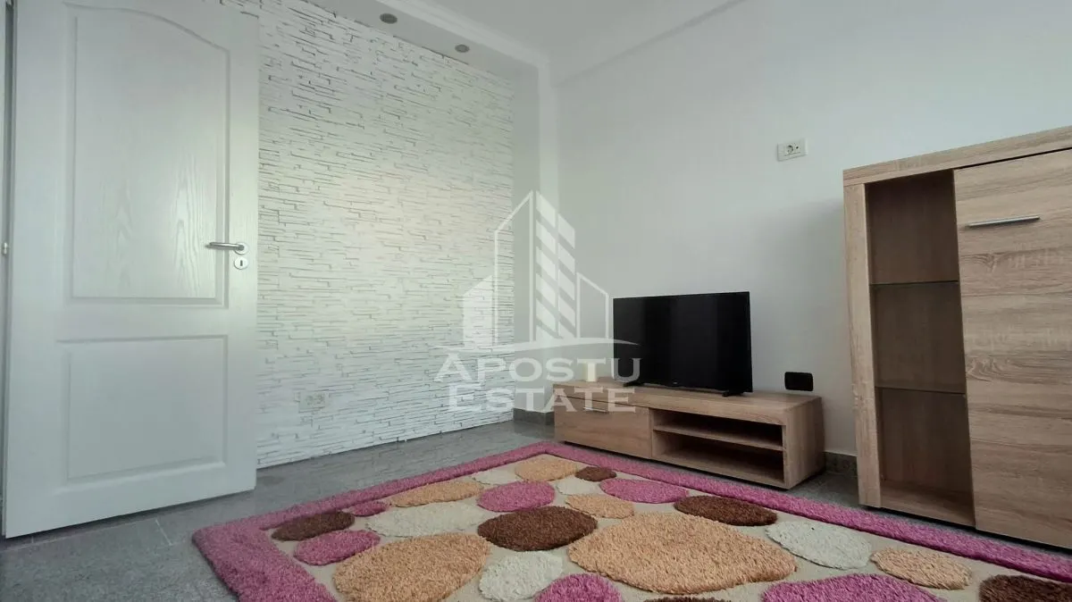 Apartament cu 2 camere decomandat zona Micalaca - foto 2