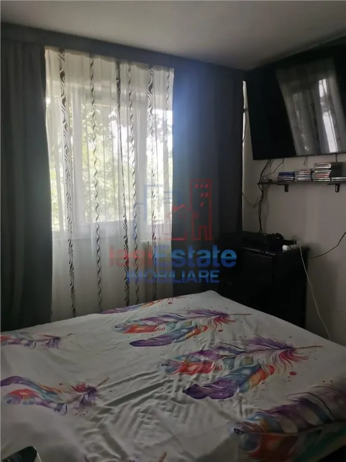 Apartament 2 camere de vanzare in Podu Ros - 52 mp, etaj 2 - foto 1