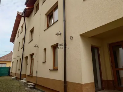 Cladire noua, ideala pentru cazare sau spatii de birouri in Brad, Hd - foto 2