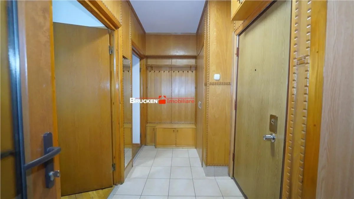 Apartament ultracentral | 4 camere | Promenada Crisului | Garaj inclus - foto 13