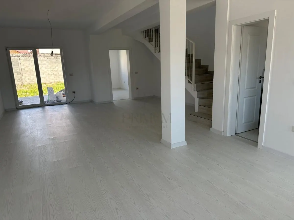MOSNITA -ZONA EXCELENTA - 4 CAMERE -DUPLEX - foto 4