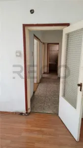 RECO Apartament 3 camere la parter 65 mp Zona Nufarul,Â Ideal locuinta, cabinet sau birou - Oradea