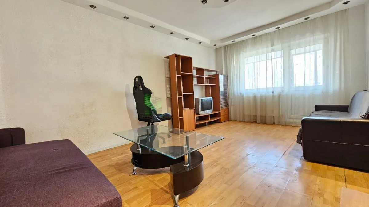 Apartament 2 camere Centrul Civic,decomandat,110000 Euro - foto 2
