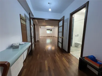 Apartament de 3 camere de vanzare in zona Herastrau la 1 min de parc - foto 8