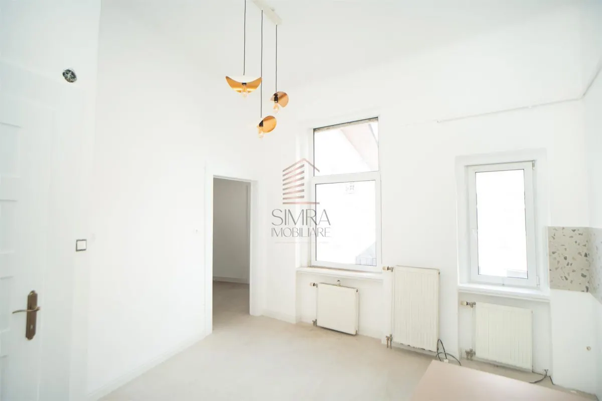 Apartament ultracentral cu 3 camere pe Strada Primariei - foto 14