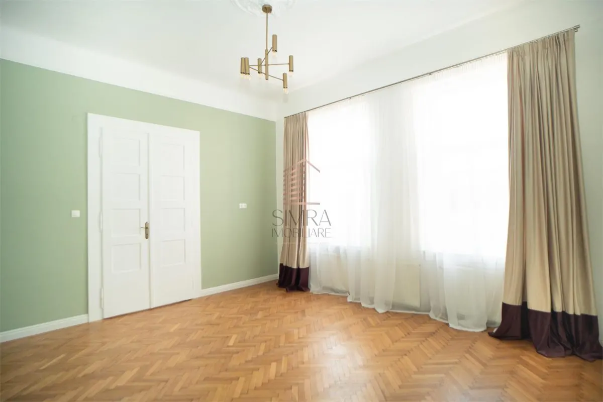 Apartament ultracentral cu 3 camere pe Strada Primariei - foto 3