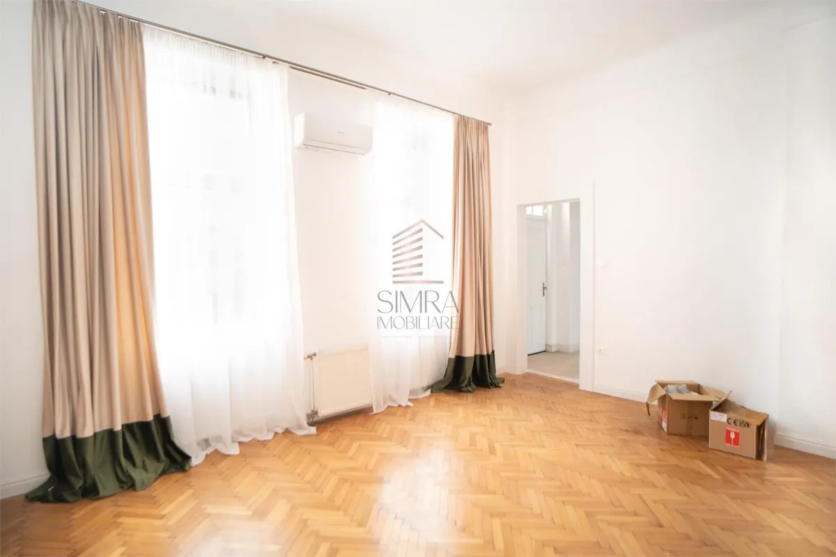Apartament ultracentral cu 3 camere pe Strada Primariei - foto 4