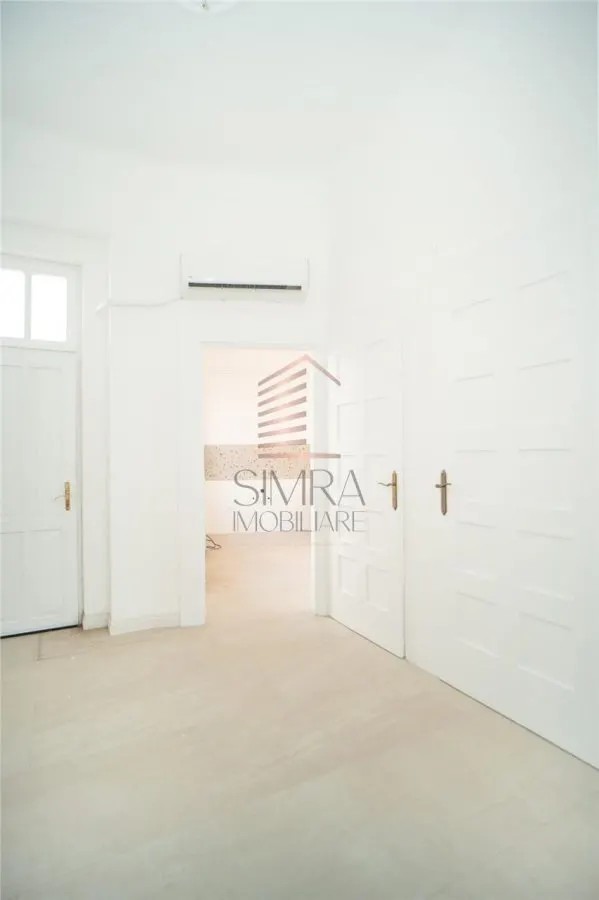 Apartament ultracentral cu 3 camere pe Strada Primariei - foto 9