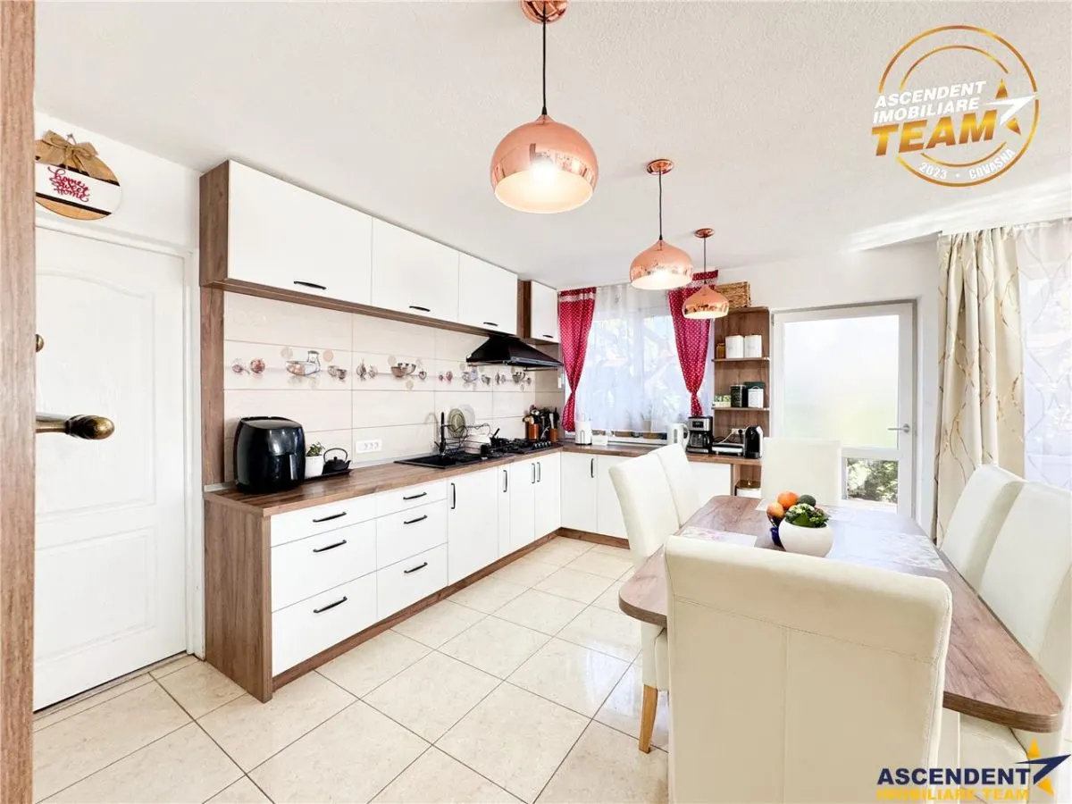 Casa primitoare si apreciabila, areal cu liniste, gradina frumoasa, Sancraiu,Szalomer Covasna - foto 9