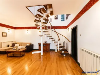 Vila individuala, arhitectura aparte, garaj, terasa,  balcon, Semicentral, Targu Mures - foto 2
