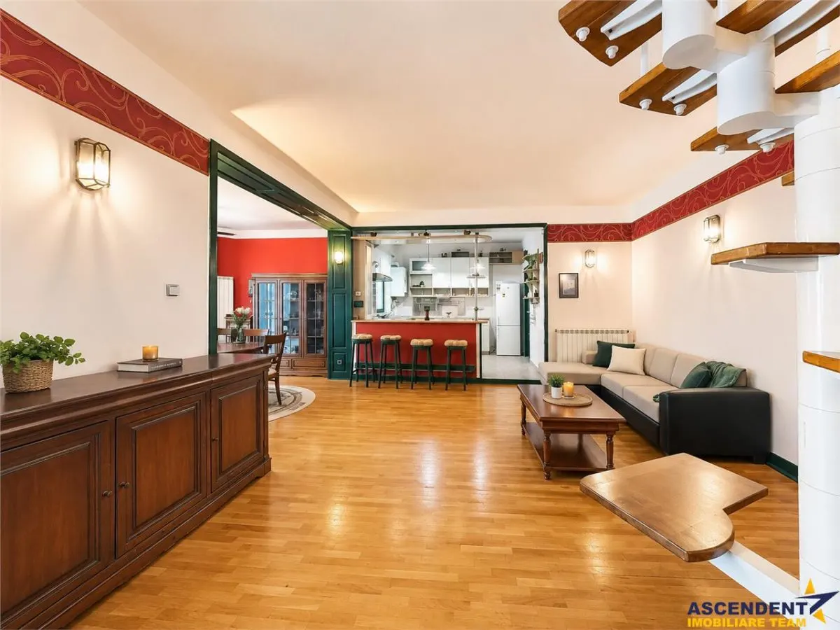 Vila individuala, arhitectura aparte, garaj, terasa,  balcon, Semicentral, Targu Mures - foto 11