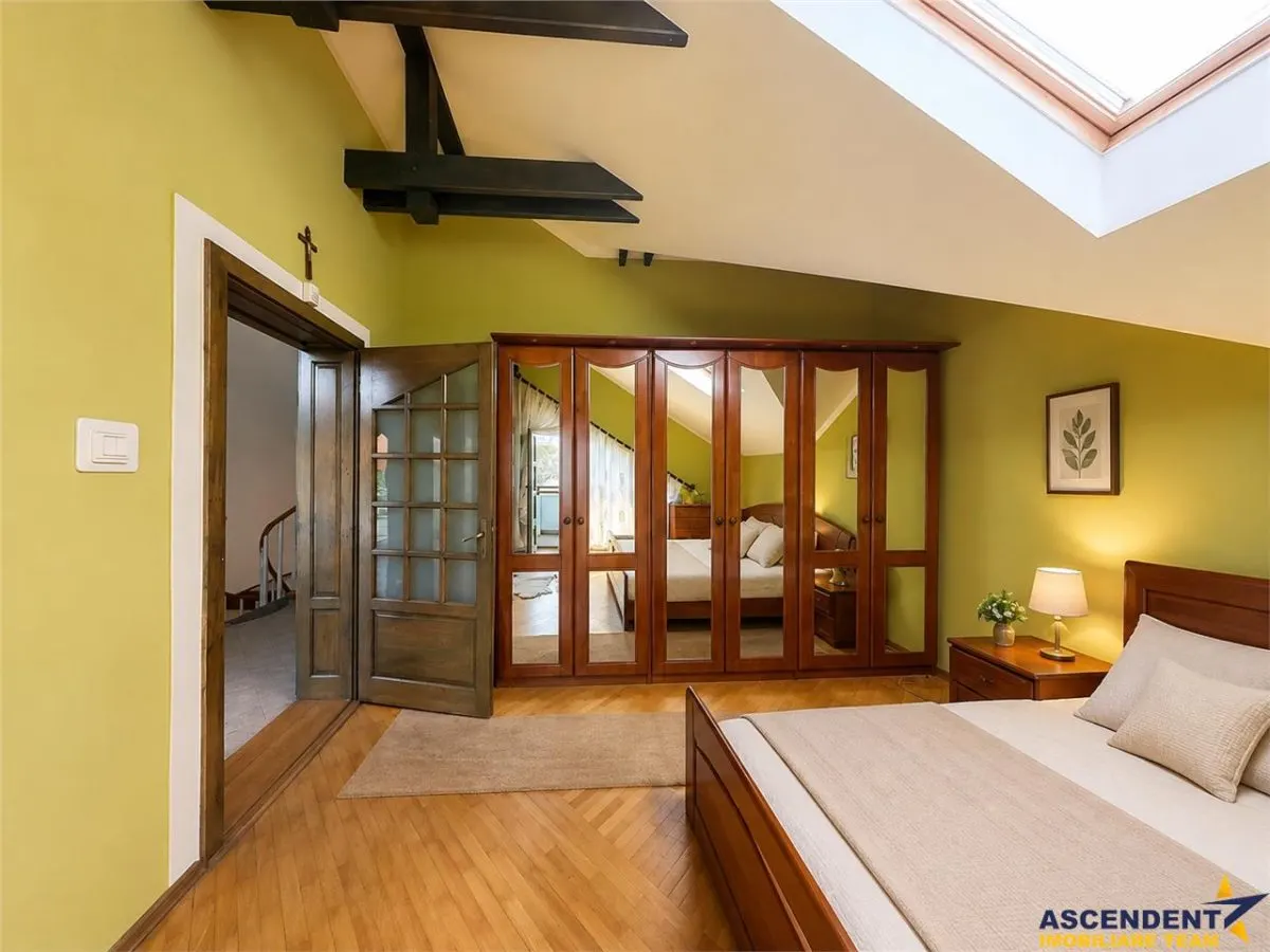 Vila individuala, arhitectura aparte, garaj, terasa,  balcon, Semicentral, Targu Mures - foto 13