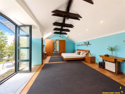 Vila individuala, arhitectura aparte, garaj, terasa,  balcon, Semicentral, Targu Mures - foto 7