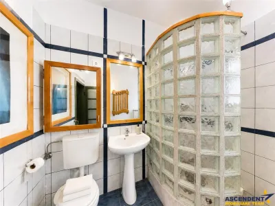 Vila individuala, arhitectura aparte, garaj, terasa,  balcon, Semicentral, Targu Mures - foto 9