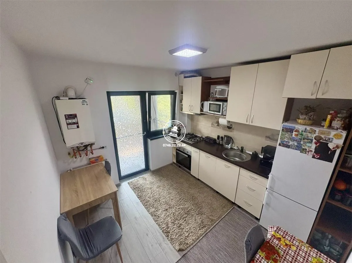 Apartament 2 camere, decomandat, Bucium, loc de parcare - foto 5