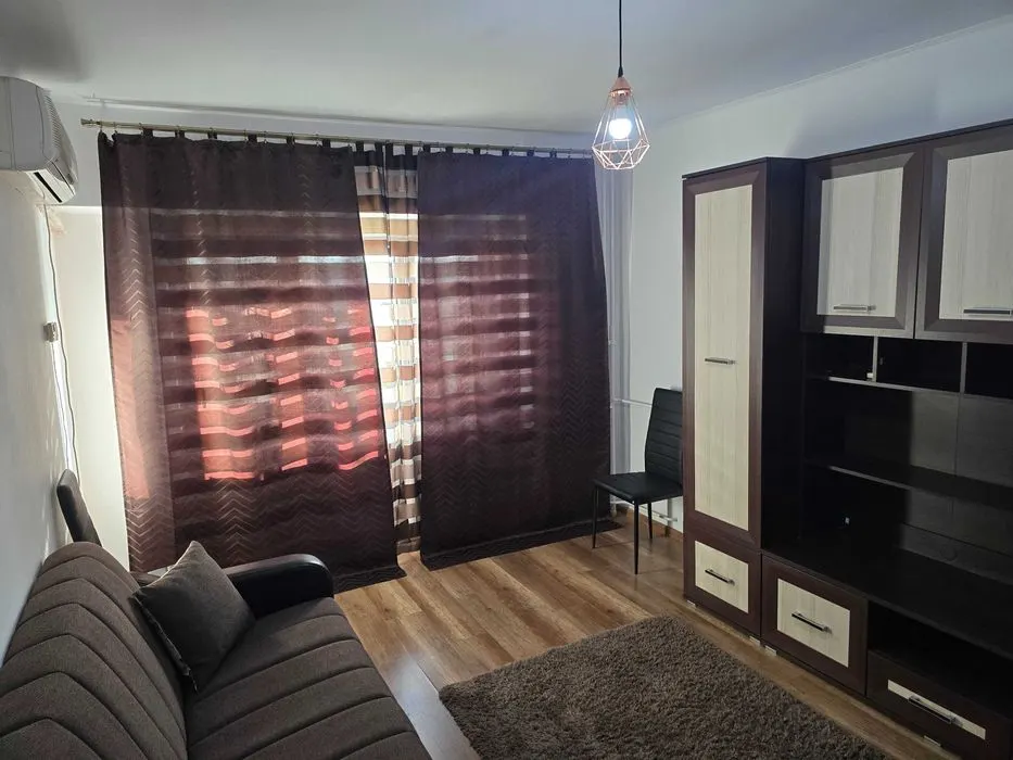 Apartament de inchiriat , 3 camere, zona Ultracentrala-Iasi - foto 1