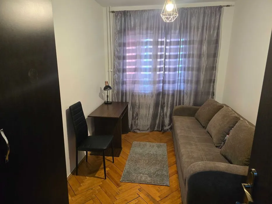 Apartament de inchiriat , 3 camere, zona Ultracentrala-Iasi - foto 3