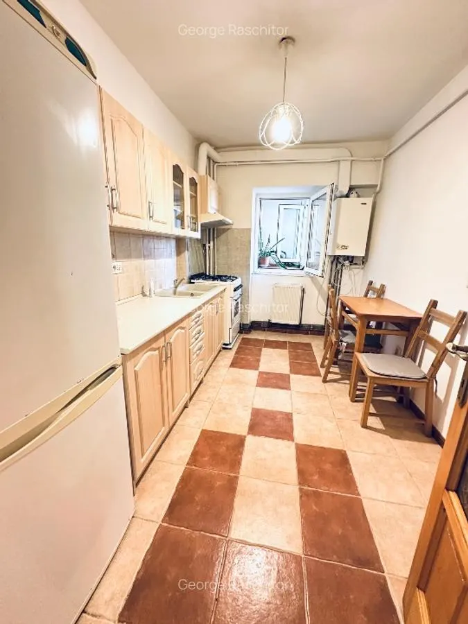 Apartament 3 camere | Gara â€“ Semicentral | 72 mp | 2 băi | Etaj 2 - foto 3