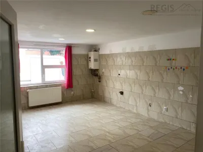 Spațiu comercial de închiriat â€“ Etaj independent, cartier Noua - foto 4