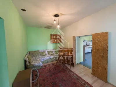 Casa + constructie moderna,de vanzare,2 locuinte,teren 2298 mp Giulvaz - foto 2
