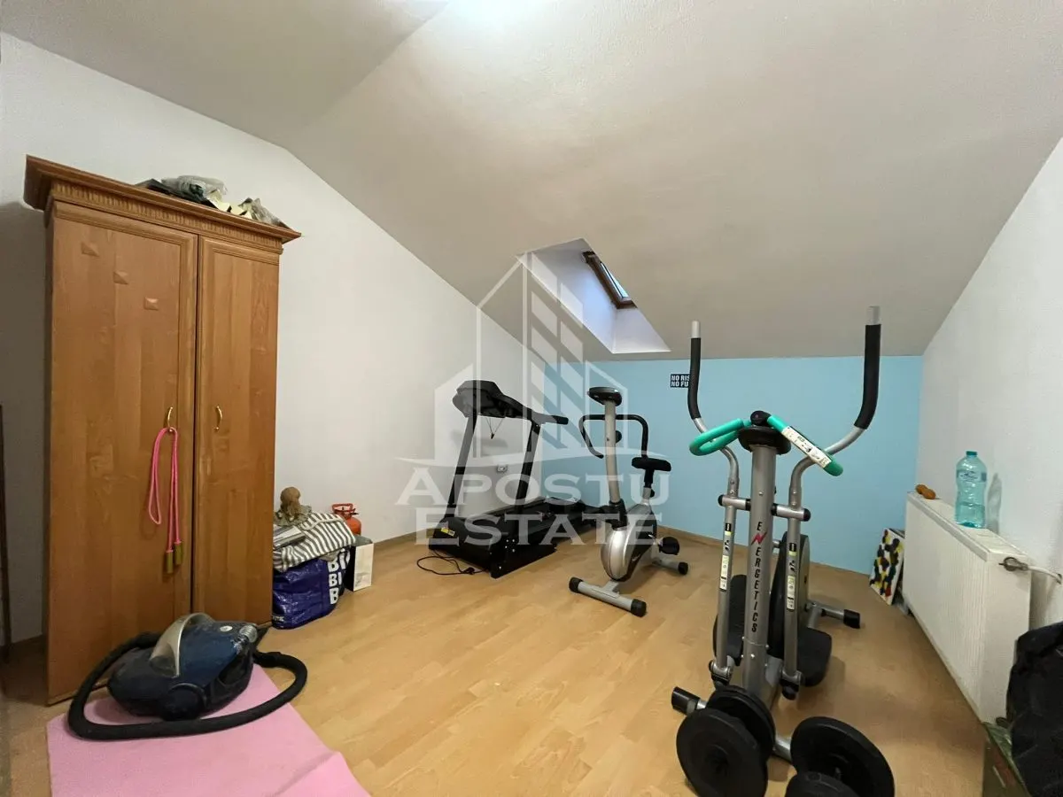 Casa individuala, 6 camere, 3 bai, garaj,acces auto, teren de 411 - foto 12