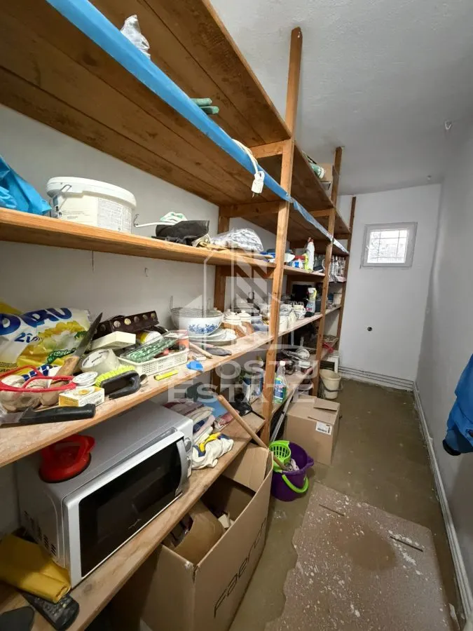 Casa cu 2 camere,centrala proprie, garaj,teren 350 mp ,zona Blascovici - foto 7