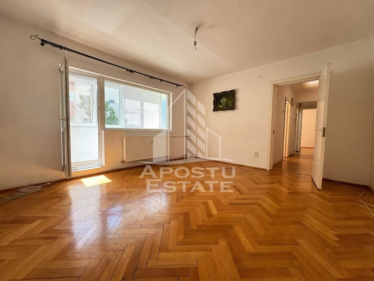 Apartament cu 3 camere, decomantat, etajul 2 , zona Spitalul Judetean - foto 1