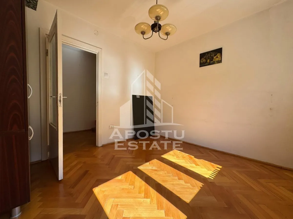 Apartament cu 3 camere, decomantat, etajul 2 , zona Spitalul Judetean - foto 12
