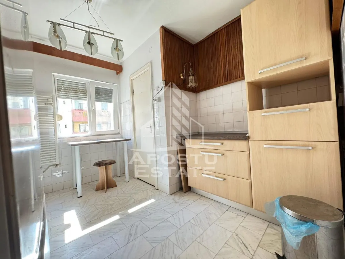 Apartament cu 3 camere, decomantat, etajul 2 , zona Spitalul Judetean - foto 4