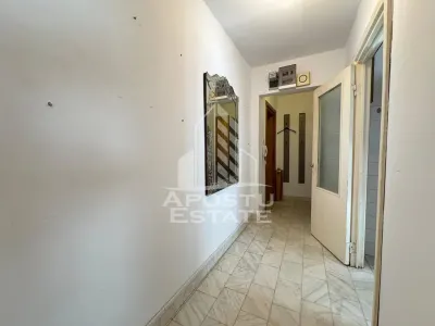 Apartament cu 3 camere, decomantat, etajul 2 , zona Spitalul Judetean - foto 5