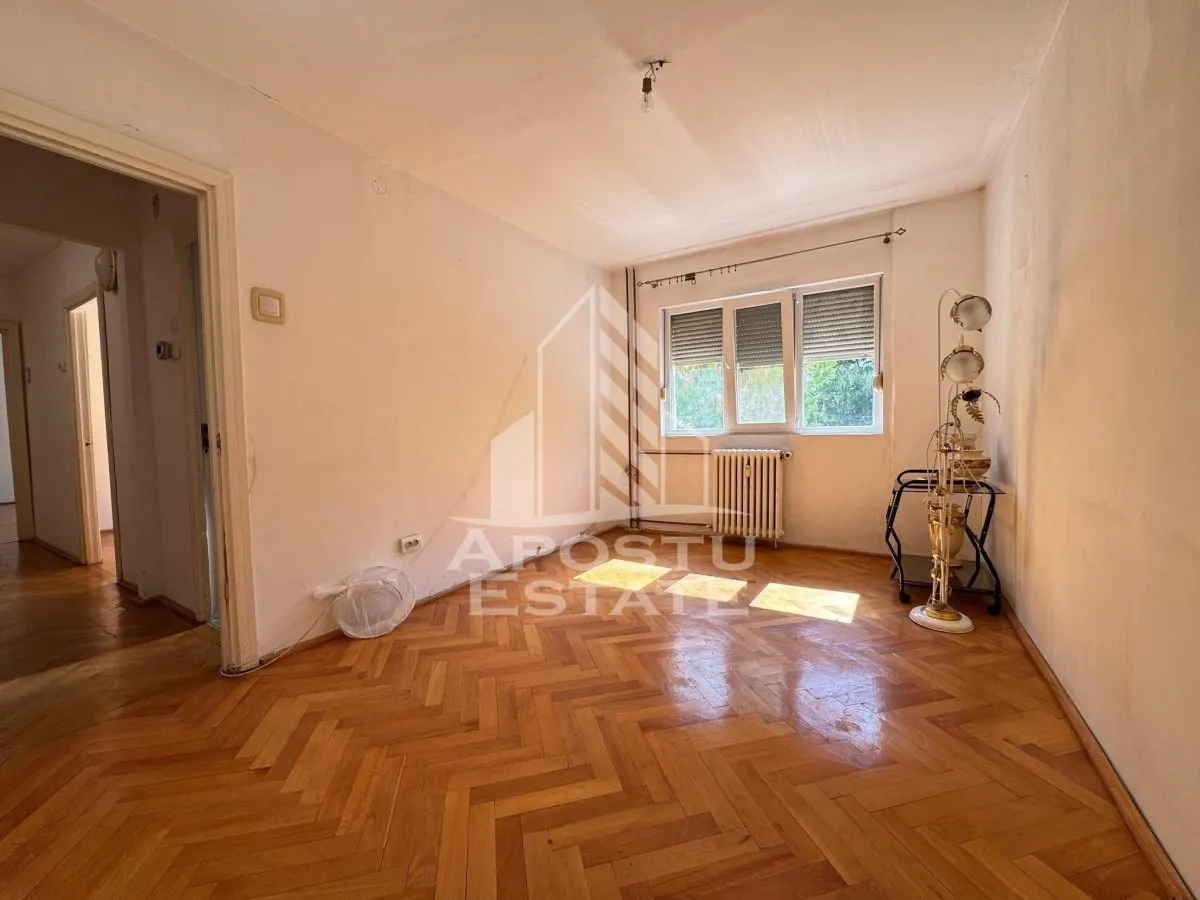 Apartament cu 3 camere, decomantat, etajul 2 , zona Spitalul Judetean - foto 7