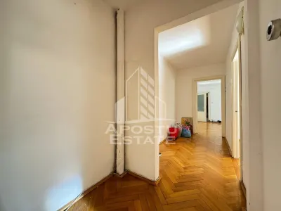 Apartament cu 3 camere, decomantat, etajul 2 , zona Spitalul Judetean - foto 8
