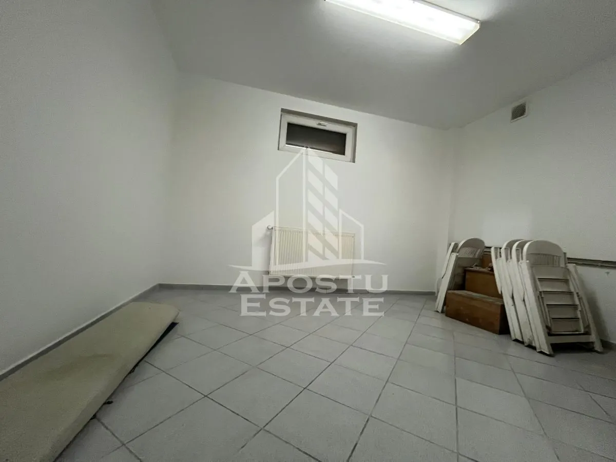 Casa individuala cu 6 camere, 3 bai, garaj, teren 500 mp si 2 fronturi - foto 11