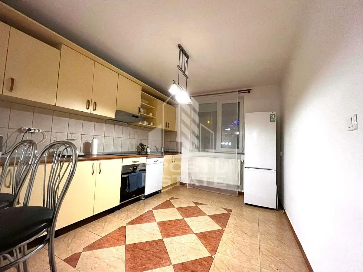 Casa individuala cu 6 camere, 3 bai, garaj, teren 500 mp si 2 fronturi - foto 5