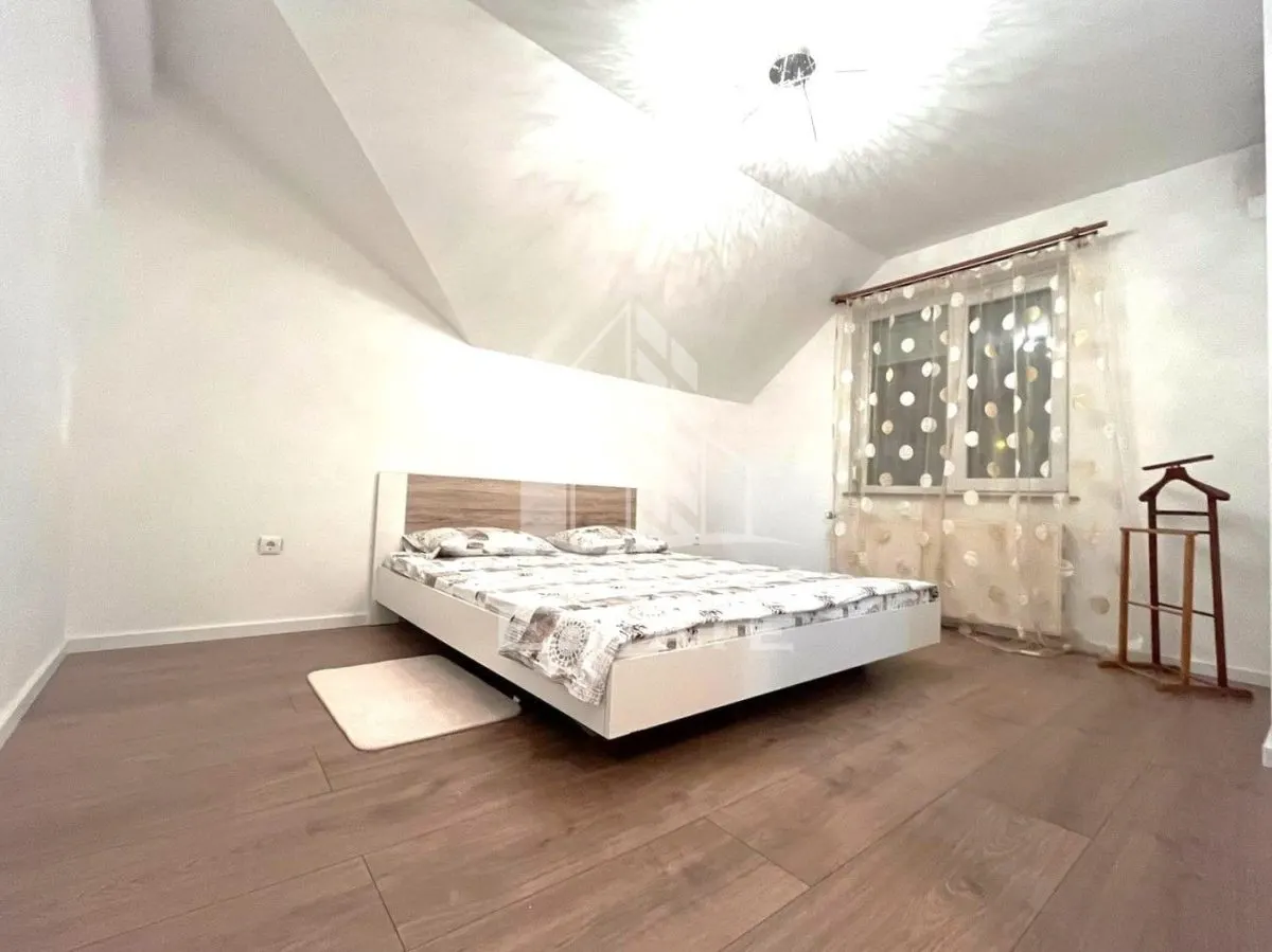 Casa individuala cu 6 camere, 3 bai, garaj, teren 500 mp si 2 fronturi - foto 6