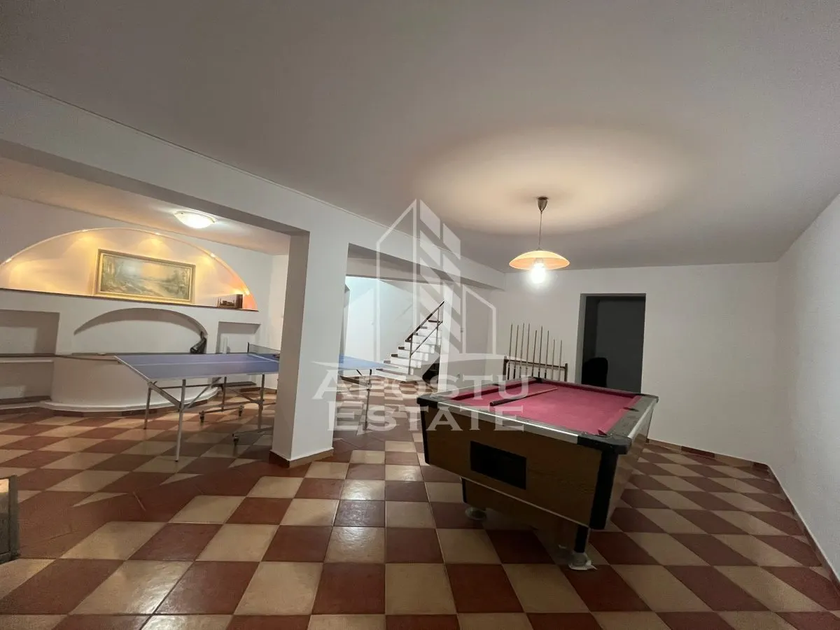 Casa individuala cu 6 camere, 3 bai, garaj, teren 500 mp si 2 fronturi - foto 10