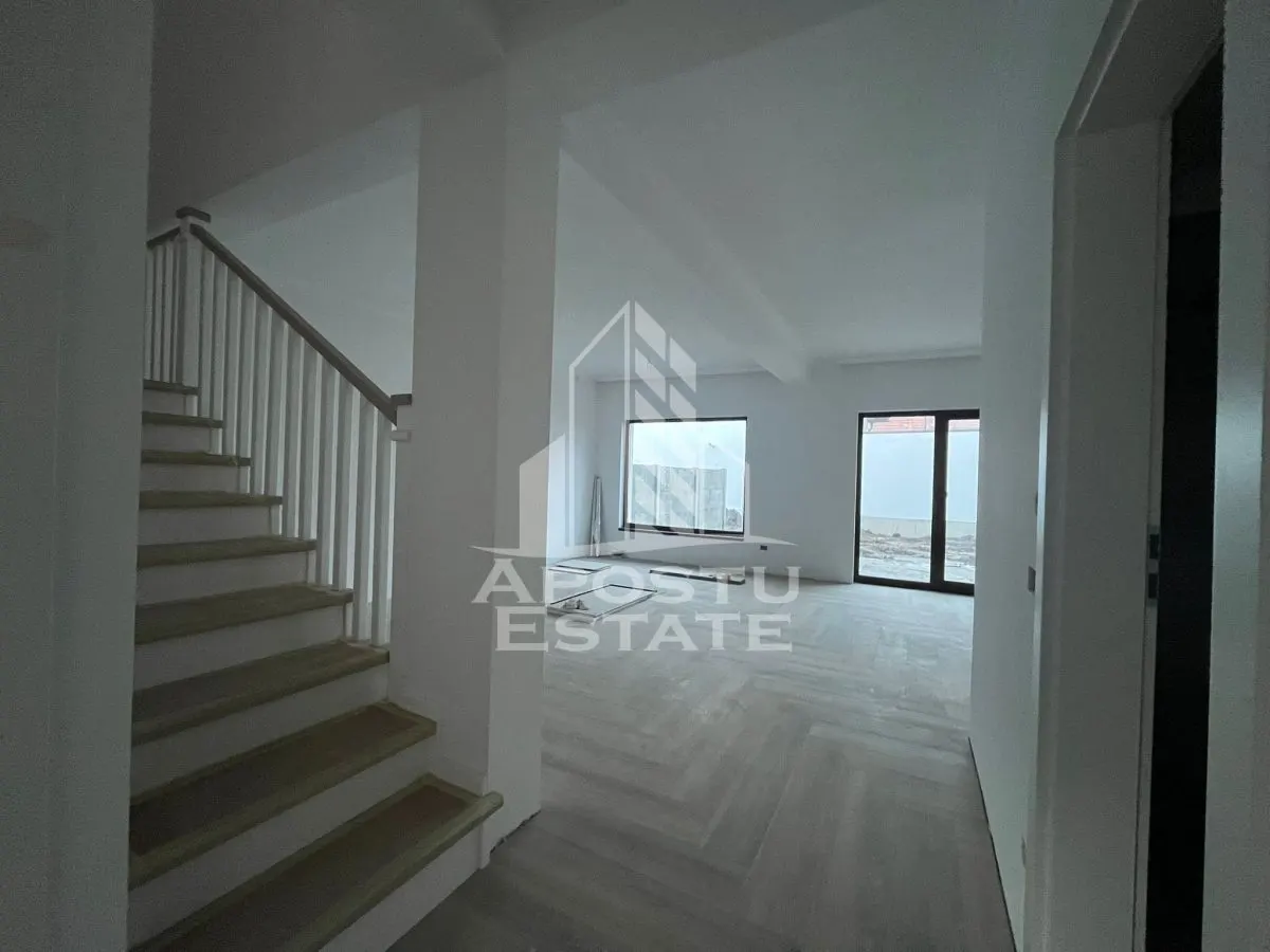 Duplex cu 4 camere, 3 bai,teren 250 mp in zona Dambovita - foto 2