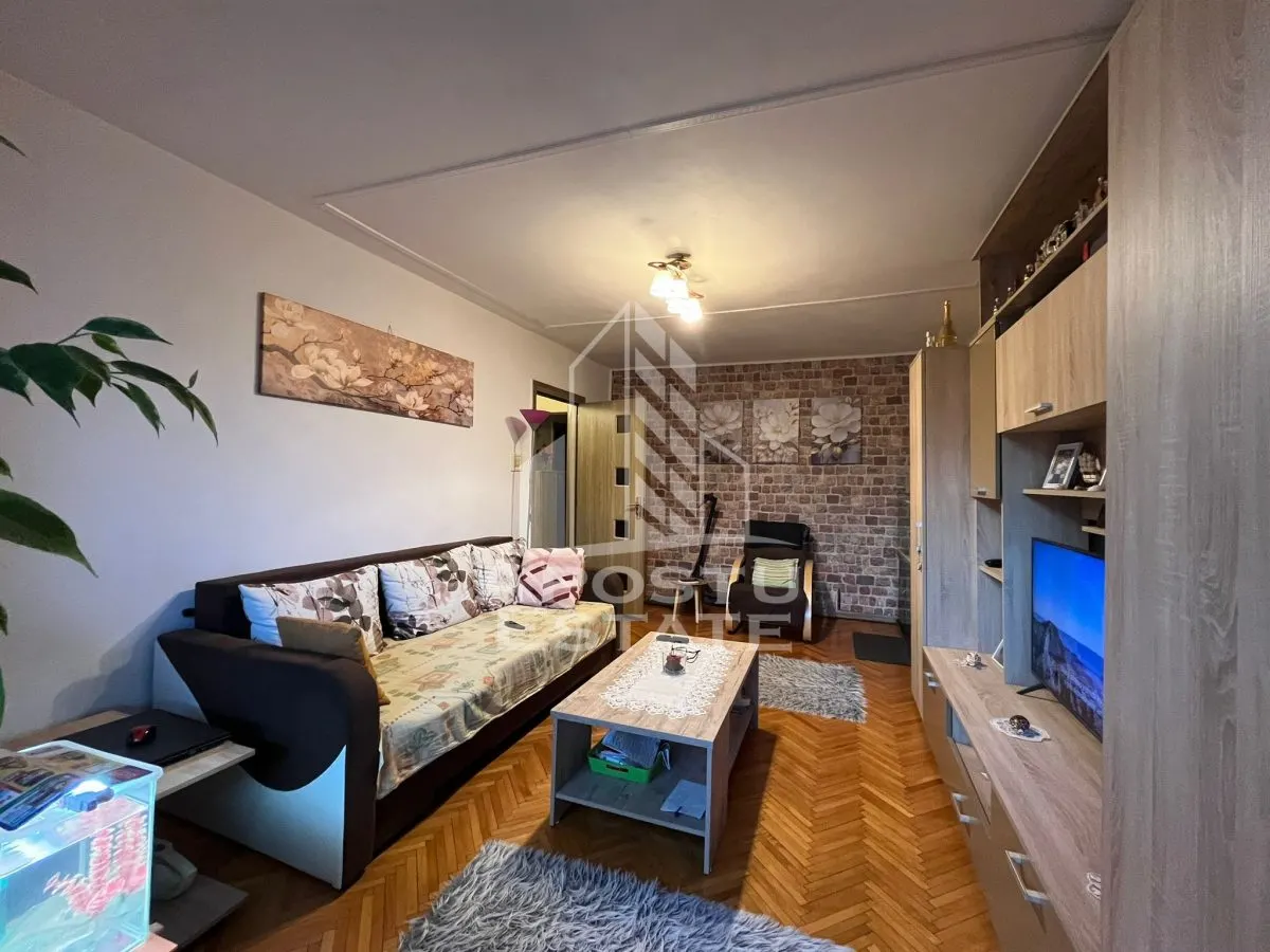 Apartament cu 3 camere, decomandat, 2 bai , 2 balcoane,zona Soarelui - foto 1