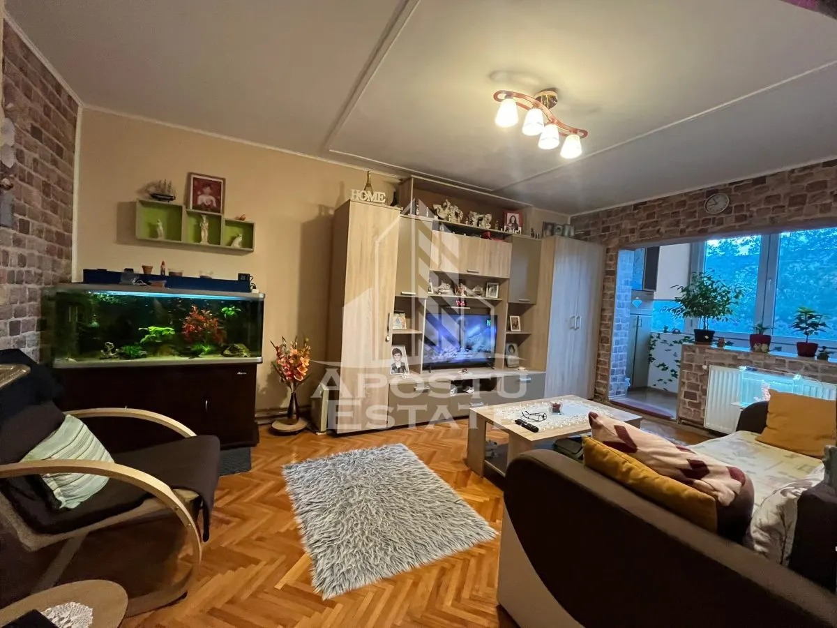 Apartament cu 3 camere, decomandat, 2 bai , 2 balcoane,zona Soarelui - foto 3