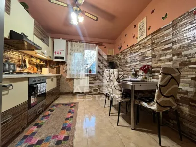 Apartament cu 3 camere, decomandat, 2 bai , 2 balcoane,zona Soarelui - foto 8