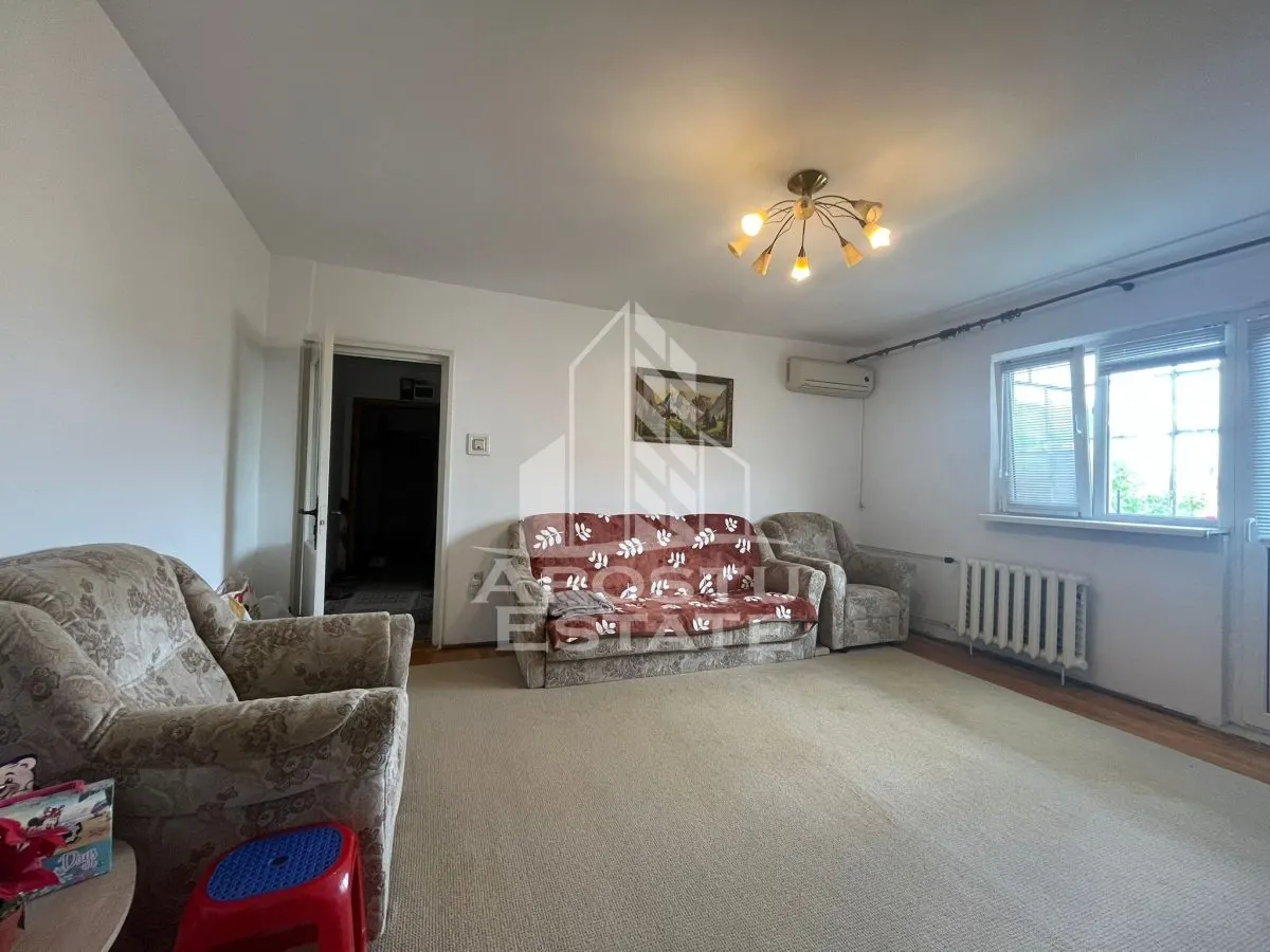 Apartament  cu 2 camere, semidecomandat, etaj intermediar, Dambovita - foto 2