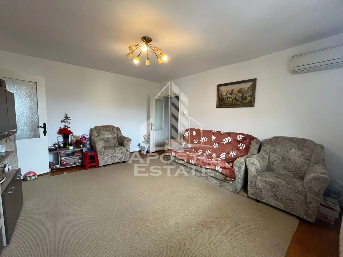 Apartament  cu 2 camere, semidecomandat, etaj intermediar, Dambovita - foto 3