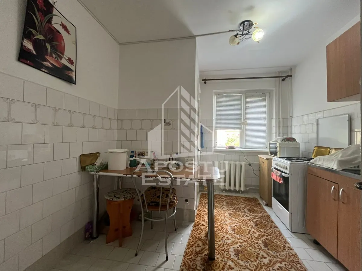Apartament  cu 2 camere, semidecomandat, etaj intermediar, Dambovita - foto 6